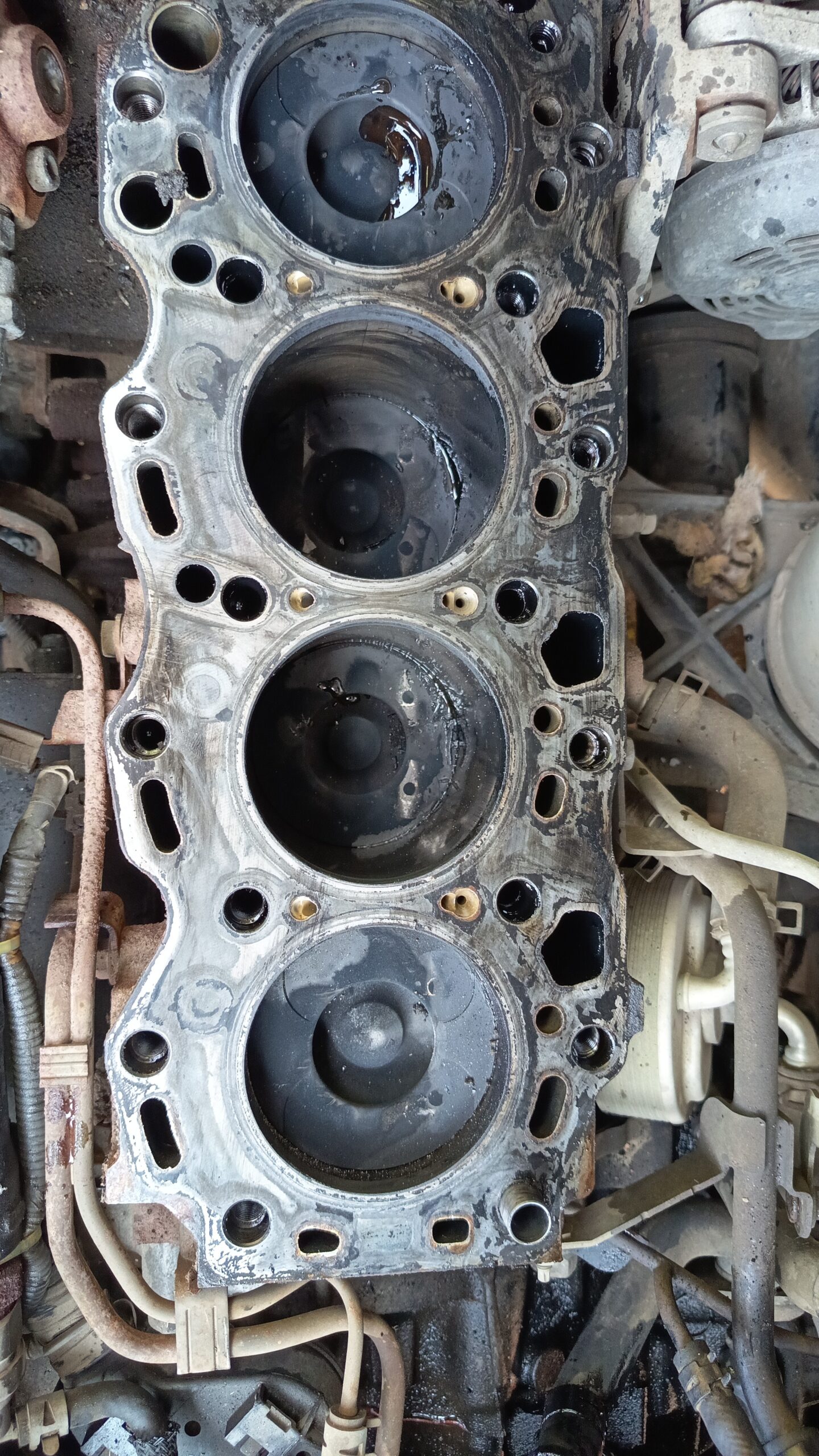 Toyota Avensis zerwany rozrząd.
